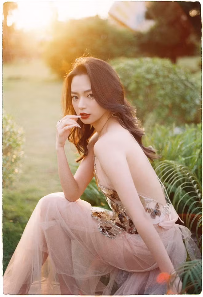 Vào thời điểm drama bùng lên, khi nhận được thông tin về đường link driver 40GB trong đó có ảnh của mình, Kim Chi đã cảm thấy xấu hổ, buồn bã.
