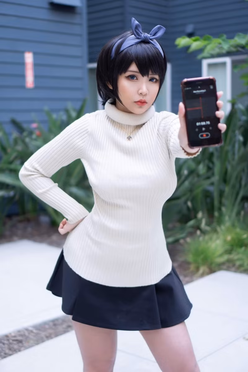 Bên cạnh khả năng chơi game không kém gì các bạn nam và thâm niên chinh chiến lâu năm thì Mimi Chan còn nhận được sự chú ý nhờ vào ngoại hình xinh xắn đáng yêu của mình.