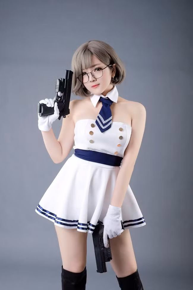 Huyền Trang gợi cảm cho biết, bản thân cô là một người khá hướng nội, vì vậy khi nhận được sự quan tâm của cư dân mạng, cô cảm thấy rất vui và ấm áp.