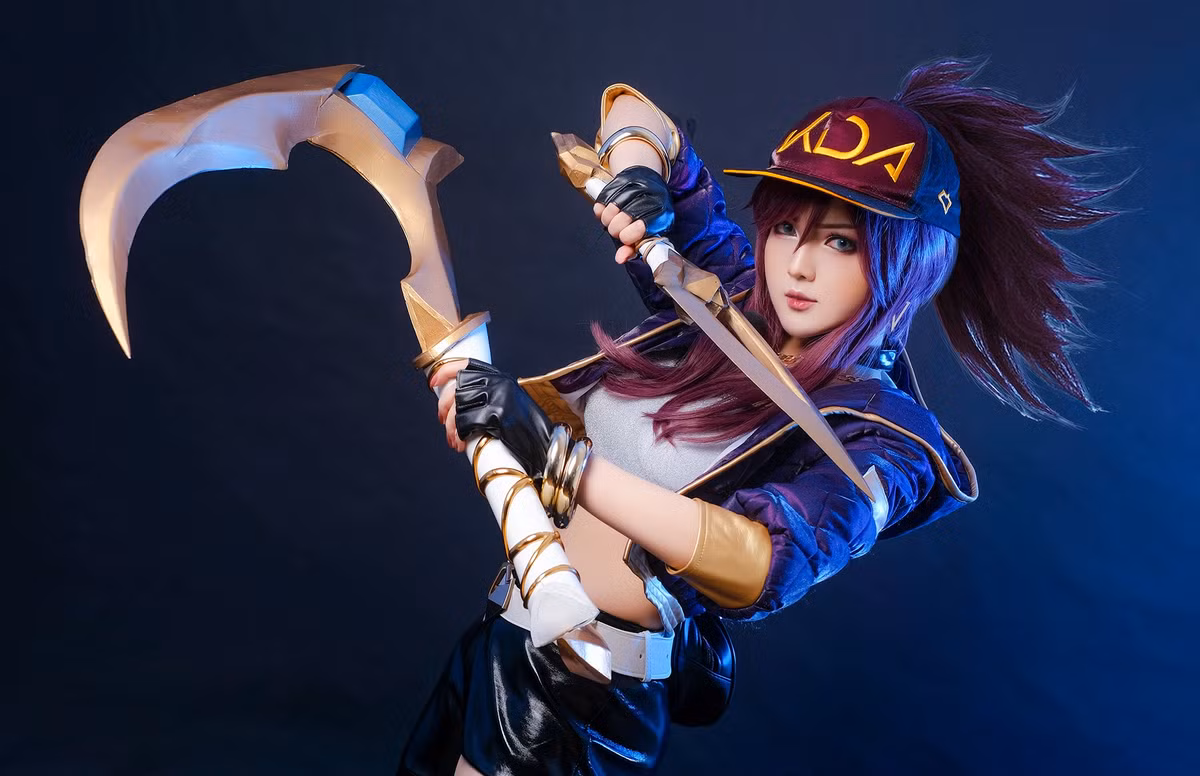 Tựa game mà Huyền Trang yêu thích nhất là Liên Minh Huyền Thoại. Vì vậy cô nàng thường xuyên hóa thân vào những nhân vật trong đó.