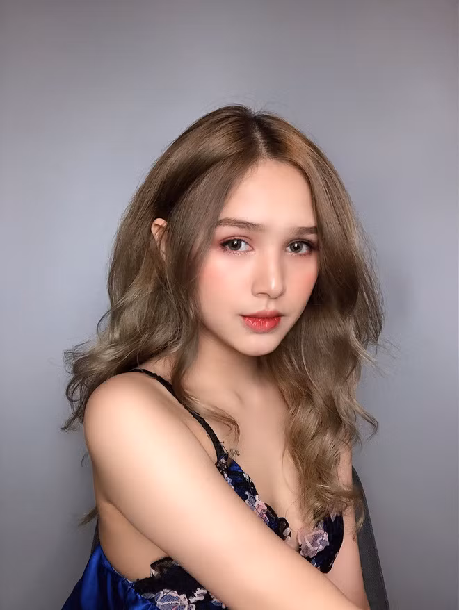 Hiện tại, dù đã là vợ của Streamer giàu có thế nhưng Xoài Non vẫn không ngừng cố gắng làm nhiều “JOB” khác nhau để tăng thêm thu nhập. Do vậy, những định kiến về “bỏ học”, “lấy chồng giàu” là ăn hại cũng nên được bài trừ.