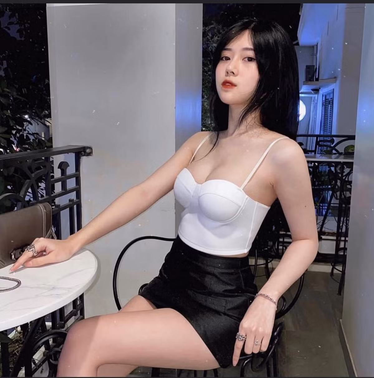 Mới đây, Thủy Tiên vừa chia sẻ khoảnh khắc cô nàng đón sinh nhật lần thứ 24 của mình. Điều đặc biệt khiến ai nấy đều phải bất ngờ chính là những món quà vô cùng giá trị mà streamer Gen Z này nhận được.