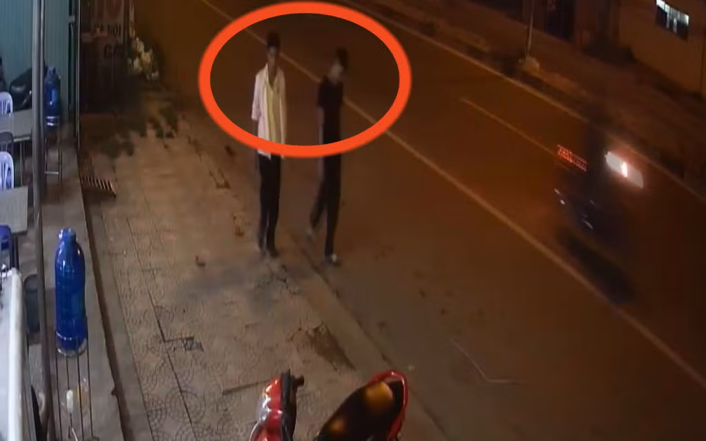 Can mat 2 nghi can sat hai tai xe GrabBike cuop xe-Hinh-2