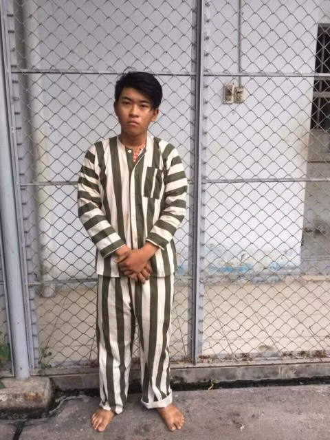 Giet nu sinh bo thung xop: Khoanh khac nghi pham xem camera