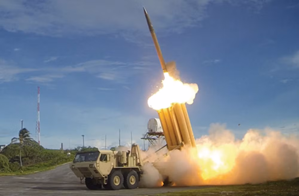 Chính vì vậy, tên lửa S-500 đã làm lu mờ cái ô 3 tầng phòng thủ tầm thấp, trung, cao của Mỹ là Patriot-3, Aegis và mới nhất là THAAD (ảnh).