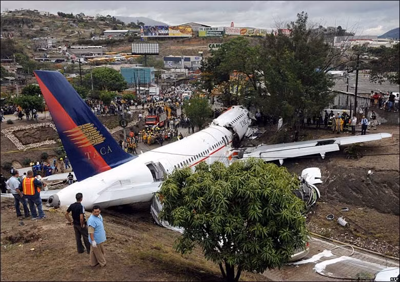 Nhin lai nhung vu tai nan cua may bay A320-200 hinh anh 2