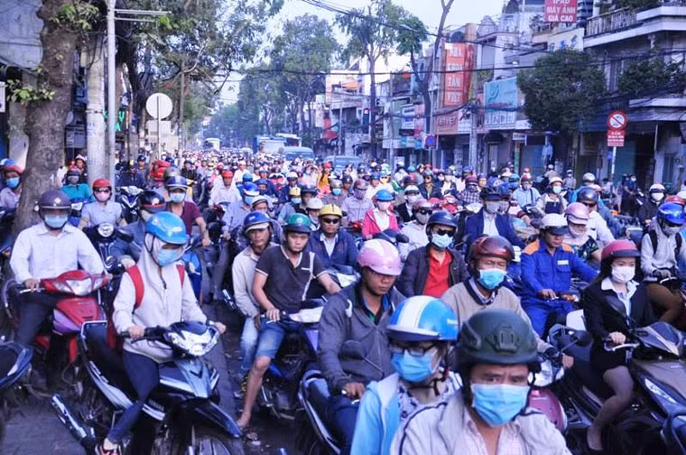 Sau khi vụ việc xảy ra, tổ xử lý TNGT thuộc Đội CSGT Công an quận Gò Vấp nhanh chóng đến hiện trường giải quyết vụ việc. Giao thông qua khu vực cũng bị ùn ứ nghiêm trọng.