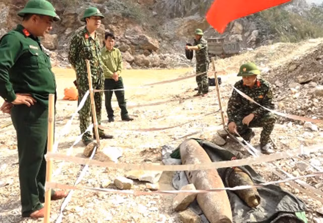  Phát hiện quả bom nặng 250 kg: Trong khi xây dựng, tôn tạo đình làng thuộc địa phận thôn Nam Thôn, xã Hà Tân, huyện Hà Trung (Thanh Hóa), người dân đã phát hiện một quả bom nặng 250 kg. Lực lượng công binh đã phối hợp với bộ đội và lực lượng dân quân địa phương vận chuyển, di dời quả bom đến núi Hang Ruộng, xã Hà Tân, huyện Hà Trung đưa đi tiêu hủy an toàn. 