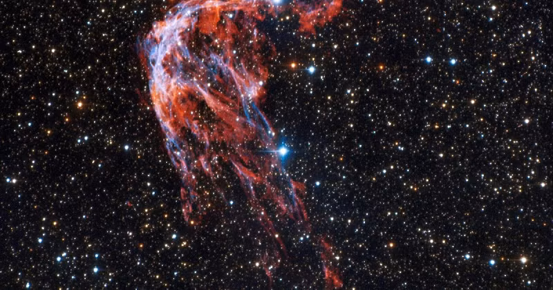 Các quan sát hồng ngoại từ Kính viễn vọng Không gian Spitzer của NASA và WISE cho thấy siêu tân tinh đã xảy ra như thế nào và sự tan vỡ của nó cuối cùng đã lan rộng ra những khoảng cách xa như thế nào.