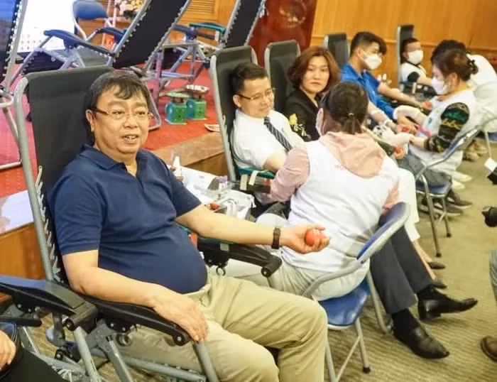 Ngành đăng kiểm: 'Chúng tôi đã ngã và chúng tôi đang đứng dậy!' - Hình 4 Nganh dang kiem: 'Chung toi da nga va chung toi dang dung day!'-Hinh-4
