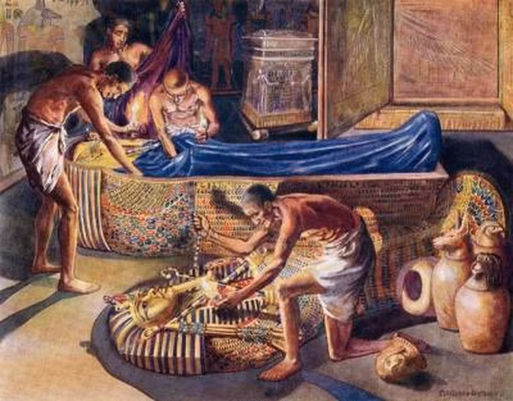 Trong số này, nhiều lăng mộ của pharaoh Ai Cập, hoàng đế Trung Quốc bị mộ tặc xâm phạm. Chúng dùng nhiều thủ đoạn để tìm ra vị trí lăng mộ. Khi tìm được, nhóm mộ tặc sẽ tìm cách vào bên trong để lấy đi các món đồ tùy táng giá trị.