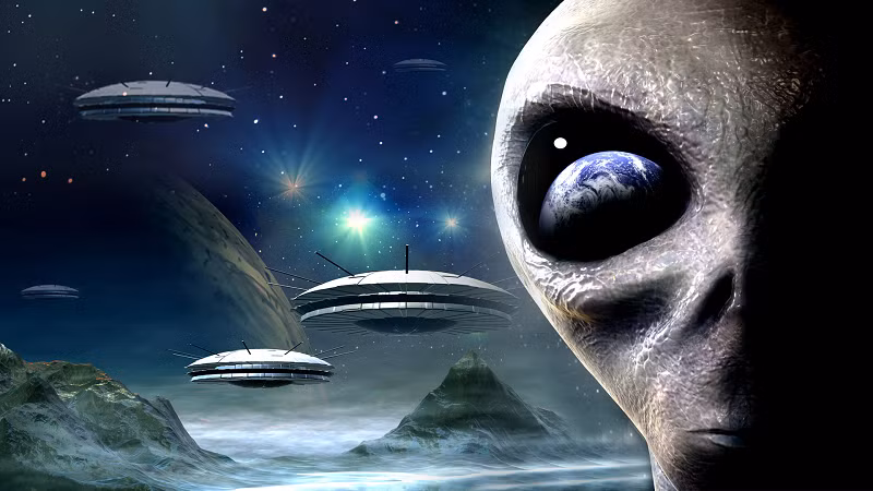Theo lời kể của ông Mitchell, các nhân viên NASA từng gặp người ngoài hành tinh mô tả họ có vóc dáng nhỏ bé và hình hài rất lạ lùng so với chúng ta. Họ sở hữu những công nghệ tiên tiến hơn rất nhiều so với con người.