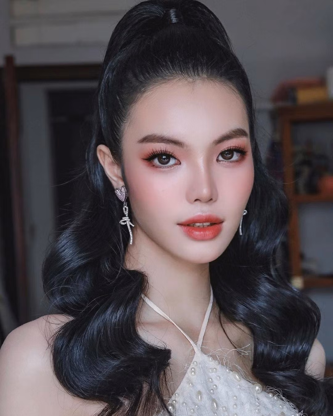 Cô chia sẻ lý do về đội của HLV Thủy Tiên: "Tôi nghe theo con tim và cảm xúc. Tôi theo dõi á hậu Thủy Tiên từ hành trình Hoa hậu Hoàn vũ Việt Nam 2022. Những gì chị ấy thể hiện khiến tôi nể phục và ngưỡng mộ. Về đội Thủy Tiên, tôi cảm giác được đối xử như một đứa em ruột trong nhà". HLV Thủy Tiên luôn tận tình chỉ bảo và giúp đỡ Tường San.