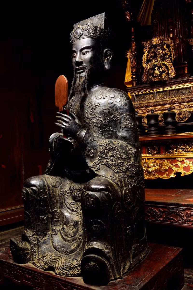Pho tượng Thánh tổ Hoàng đế An Dương ở Khu Di tích Cổ Loa là một trong số 27 bảo vật quốc gia vừa được công nhận.