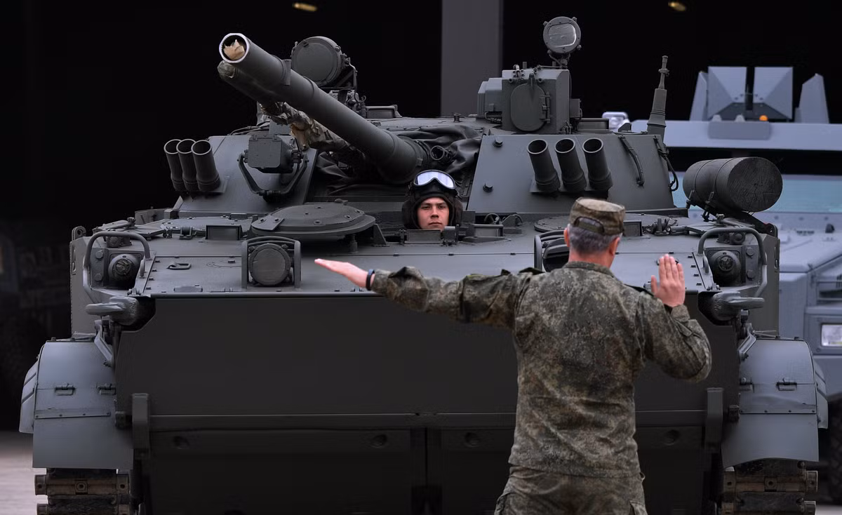 Xe chiến đấu BMP-3 chính thức được biên chế vào quân đội Liên Xô từ năm 1987, hiện nay đang phục vụ tích cực trong quân đội rất nhiều nước trên thế giới trong đó có Nga, Ukraine, Hàn Quốc, Indonesia, UAE, Ảnh: Một chiếc BMP-3 của lục quân Nga.