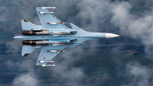 Động thái lớn của Iran khi lệnh cấm vận vũ khí sắp được dỡ bỏ đã thực sự thu hút sự chú ý của thế giới. Giới quan sát cho rằng, vấn đề này sẽ được kích hoạt ngay lập tức, khi lệnh cấm vận vũ khí của LHQ với Iran được dỡ bỏ vào tháng 10 tới. Ảnh: Su-30SM của Nga - Nguồn: Wikipedia.
