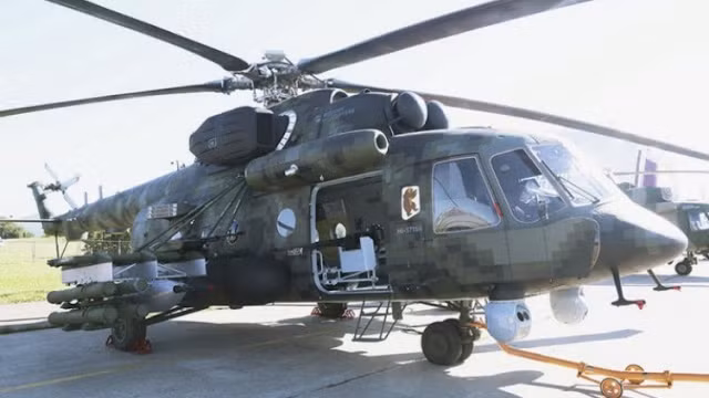 Phiên bản Mi-171Sh-VN, khả năng bảo vệ của giáp được bố trí trên hầu hết các bề mặt tiếp xúc của trực thăng. Vật liệu hợp kim titan và vật liệu tổng hợp Kevlar được sử dụng làm giáp để cải thiện khả năng bảo vệ trước đạn pháo phòng không và chống tên lửa phòng không di động của đối phương. Không chỉ có buồng lái bảo được bảo vệ, mà còn cả khoang hành khách trên máy bay cũng được tăng cường cấp độ bảo vệ. Ảnh: Trực thăng Mi-171Sh-VN - Nguồn: TASS