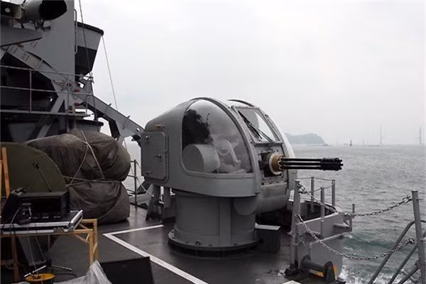 Thay vào đó, loại pháo Sea Vulcan này được chuyển sang trang bị cho các tàu tuần tra của lực lượng tuần duyên Hàn Quốc (KCG) do nó vẫn có sức răn đe rất lớn đối với các loại tàu dân sự cũng như tàu chấp pháp đối phương.