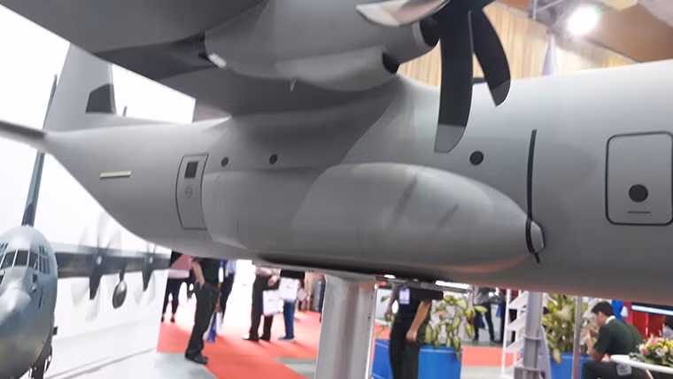 Được sản xuất từ năm 1996, đến nay đã có khoảng 400 chiếc C-130J được chế tạo cho KQ Mỹ và phục vụ hàng chục đơn hàng xuất khẩu khắp thế giới. Hi vọng rằng, KQND Việt Nam rồi sẽ có cơ hội sở hữu C-130J.