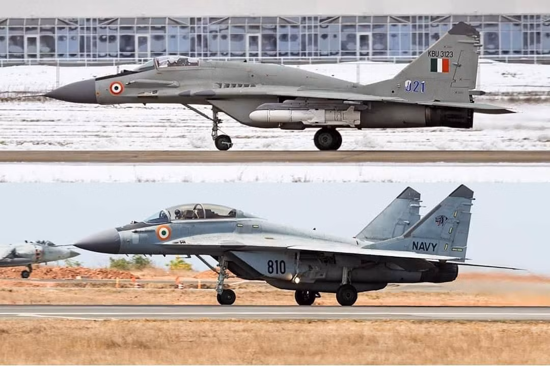 Ấn Độ cũng là khách hàng nước ngoài đầu tiên của máy bay MiG-29; đây là loại tiêm kích được thiết kế để có thể đối đầu với các máy bay chiến đấu F-16 và F-18 của Không quân và Hải quân Mỹ. Ấn Độ cũng đã nâng cấp số MiG-29 của họ lên chuẩn MiG-29UPG; các hệ thống điện tử, cảm biến và điều khiển vũ khí của nó đã được cải thiện rất nhiều. Ảnh: MiG-29UPG và MiG-29KUB của Không quân Ấn Độ.