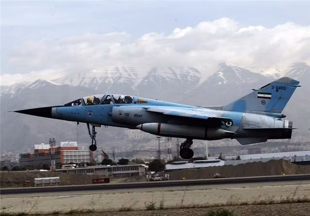 Người phát ngôn Bộ Ngoại giao Iran cũng cho biết, người đứng đầu Hội đồng Bảo an lần đầu tiên chính thức tuyên bố rằng, Mỹ về cơ bản không có khả năng lan rộng thêm các biện pháp trừng phạt chống lại Iran trong số các thành viên của họ. Ảnh: Không quân Iran vẫn được trang bị máy bay chiến đấu Mirage F-1 của Pháp - Nguồn: Wikipedia.