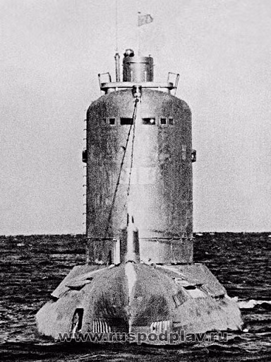 Bộ chỉ huy Hải quân Liên Xô tuyên bố tàu ngầm K-129 mất tích khoảng giữa tháng 3/1968 sau 2 đợt tàu không liên lạc vô tuyến theo quy ước với sở chỉ huy. Mặc dù huy động tổng lực các lực lượng không quân, hải quân rà quét phạm vi rất rộng nhưng Liên Xô không thể nào biết được chính xác K-129 đang ở đâu.