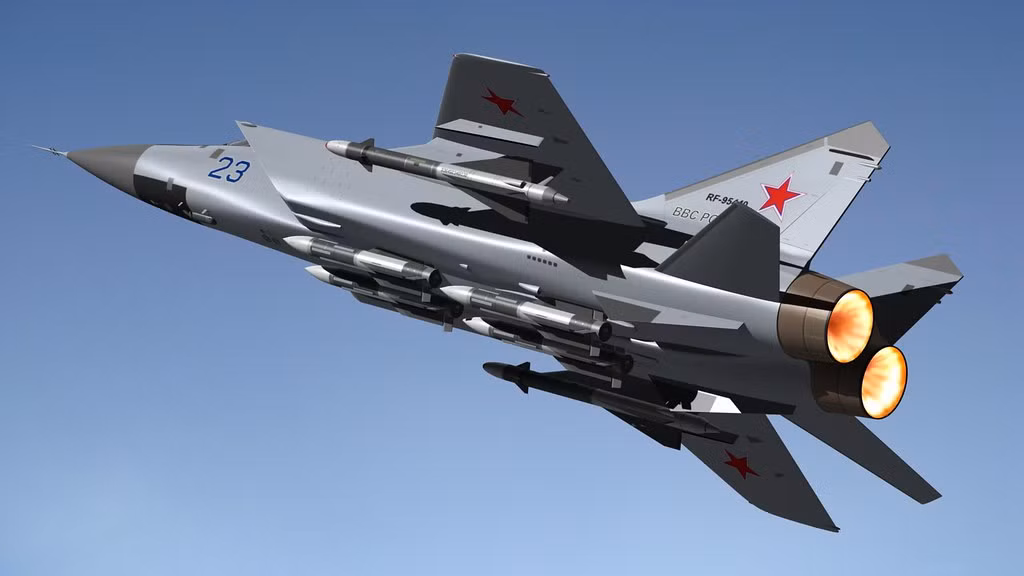 Năm 2007, Andrey Silyakov lần đầu được tiếp cận với tiêm kích siêu thanh hàng đầu thế giới MiG-31 của Không quân Nga và đã nhanh chóng bán đấu giá một số phụ tùng thừa của máy bay để kiếm lời riêng cho bản thân. Chưa dừng lại ở đó, ông này tiếp tục bán đấu giá hàng loạt kiện hàng được đặt tên là “Bộ lắp ráp 306” đánh số thứ tự là 001 đến 004. Ảnh: MiG-31 của Không quân Nga.