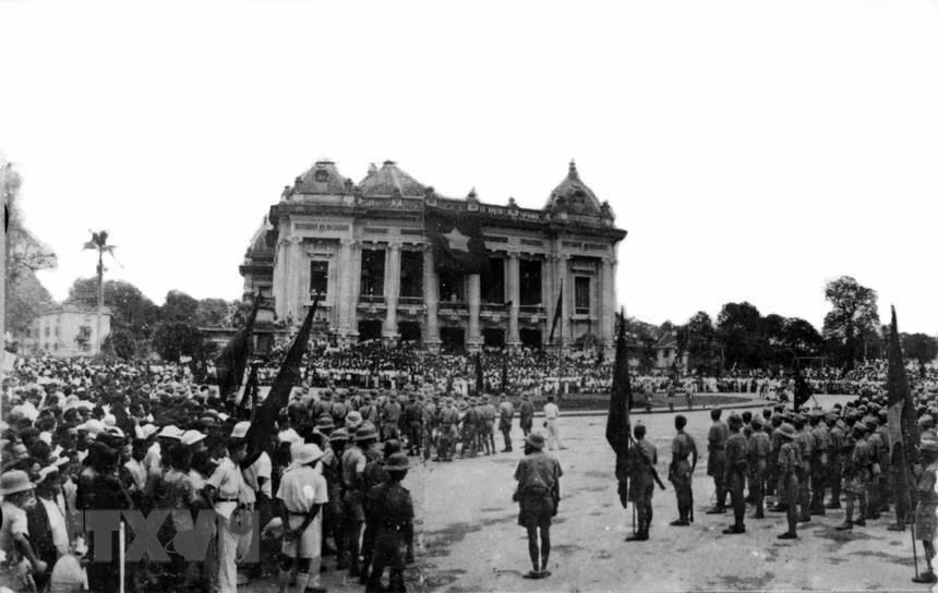 Ngày 15 tháng 5 năm 1945, Đội Việt Nam Tuyên truyền Giải phóng quân sáp nhập với lực lượng Cứu quốc quân và đổi tên thành Giải phóng quân, trở thành lực lượng quân sự chủ yếu của Cách mạng khi tiến hành cuộc Tổng khởi nghĩa giành chính quyền trong Cách mạng tháng Tám năm 1945.