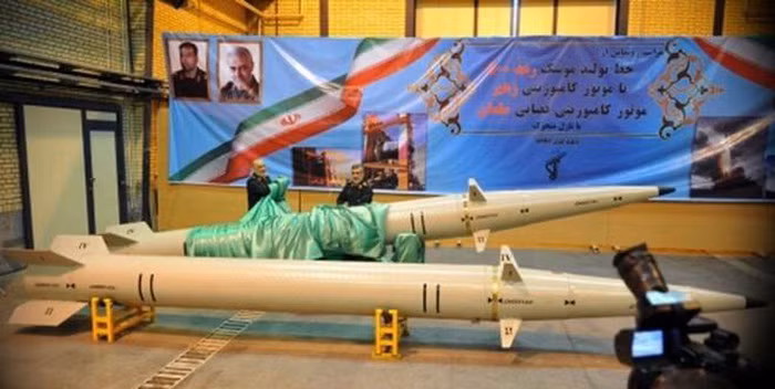 Iran cũng đẩy mạnh phát triển tên lửa hành trình với sự hỗ trợ của Trung Quốc và Triều Tiên, sau đó tự thiết kế, chế tạo. Hiện tên lửa hành trình chống tàu của nước này đã đạt được những kết quả khả quan, ví dụ như tên lửa Raad có tầm bắn 400 km, khả năng diệt được cả tàu sân bay với đầu đạn 500 kg.