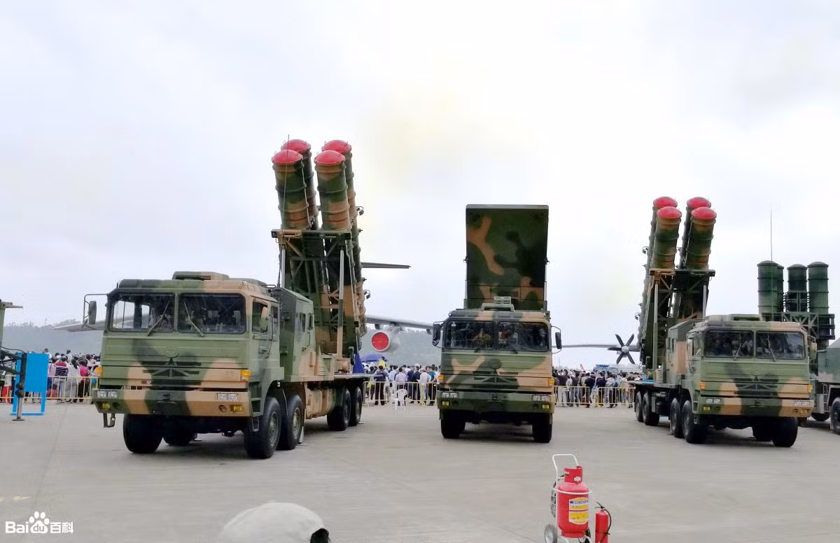 Trong khuôn khổ diễn đàn về quốc phòng trong tháng 6/2020, Trung đoàn phòng không số 1, Bộ tư lệnh phòng không - phòng thủ ven biển, Hải quân Hoàng gia Thái Lan trình bày về sổ tay hướng dẫn kế hoạch triển khai hệ thống tên lửa đất đối không tầm trung. Đáng lưu ý, bức ảnh này có thể hiện hình ảnh hệ thống tên lửa phòng không FK-3 do Trung Quốc sản xuất.