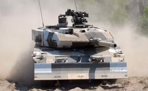 Theo các chuyên gia quân sự, toàn bộ loạt Leopard-2A7 đã đi sai đường phát triển, khi Đức sử dụng xe tăng Leopard-2A7 như một "pháo đài" di động trong chiến tranh đô thị, theo mô hình chiếc Merkava-4 của Israel.