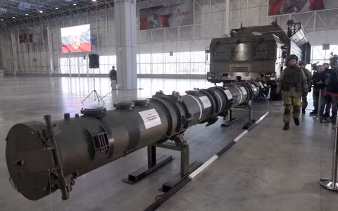 Sau 2 thập niên tham gia, vừa qua Mỹ đã rút khỏi Hiệp ước INF vào tháng 8/2019, với lý do Nga vi phạm thỏa thuận, khi phát triển loại tên lửa đạn đạo 9M279 của hệ thống Iskander; mặc dù Nga phủ nhận rằng tên lửa 9M279 không hề vi phạm các quy định về cự ly.