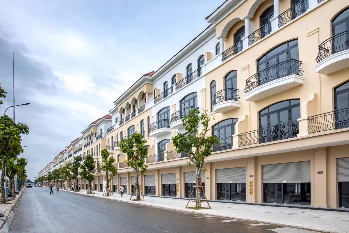 Vinhomes da ban giao gan 1.000 can nha tai Vinhomes Ocean Park 2 - The Empire