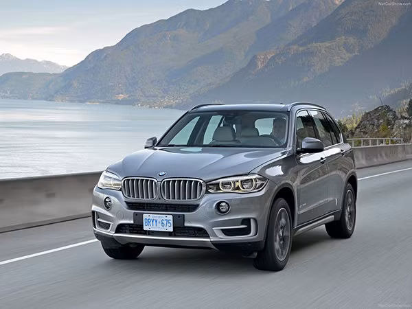 BMW trieu hoi mau X5 tu 1/4 do loi tui khi