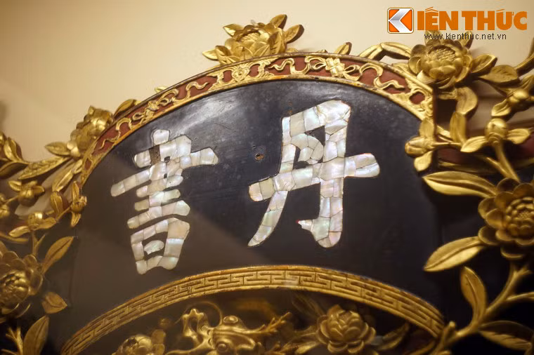 Cuốn thư khảm chữ "Đan Thư" (sách hội tụ lời hay ý đẹp của cổ nhân) triều Nguyễn.