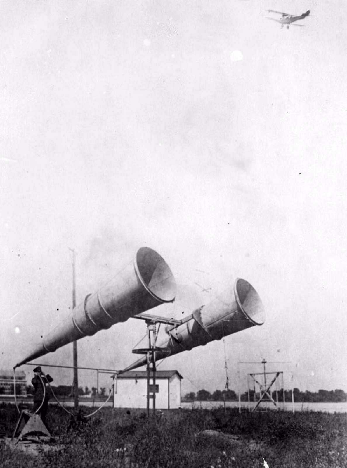Hệ thống phát hiện máy bay do lực lượng Không quân Hải quân Mỹ phát triển vào năm 1925. Nguồn ảnh: Rare.