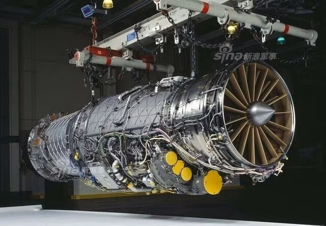 Động cơ này hứa hẹn cho phép chiếc tiêm kích F-35 di chuyển với tốc độ cao nhất Mach 1,6 tương đương với 1.830 km/h. Nguồn ảnh: Sina.