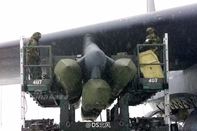 Trải qua gần 70 năm phục vụ trong biên chế của Không quân Mỹ, những chiếc B-52 ngày nay đã được nâng cấp rất nhiều nhất là về hệ thống tác chiến điện tử và áp chế điện tử đối phương cũng như các hệ thống phòng thủ chủ động và phòng thủ thụ động. Nguồn ảnh: Sina.