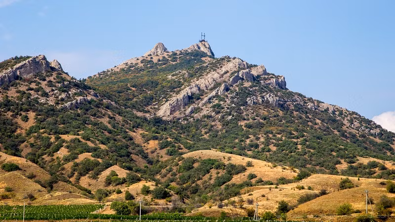 Bi an dai anten to khung khiep tai ban dao Crimea-Hinh-2