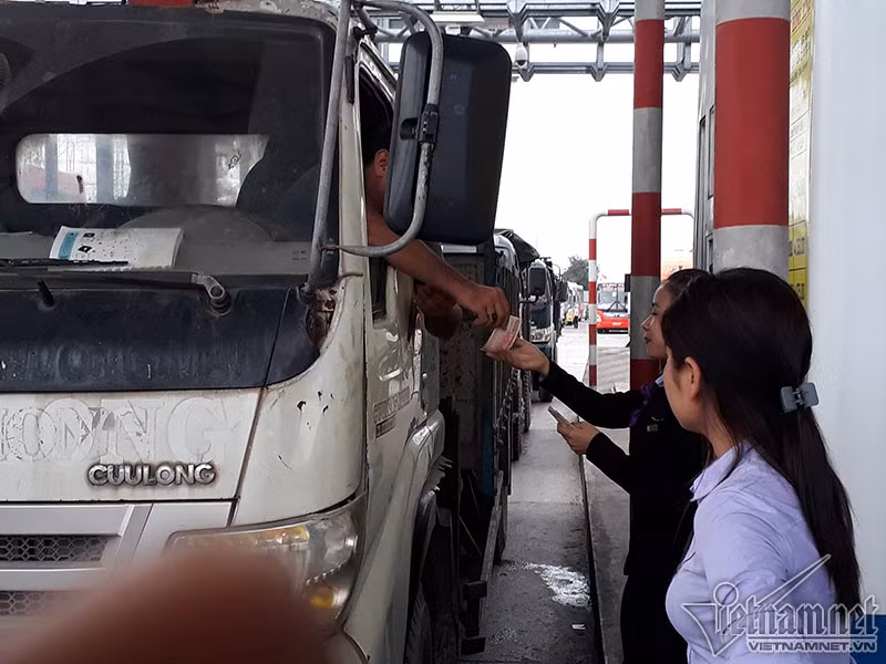 Tai sao tai xe dung tien le qua BOT Nam Binh Dinh?