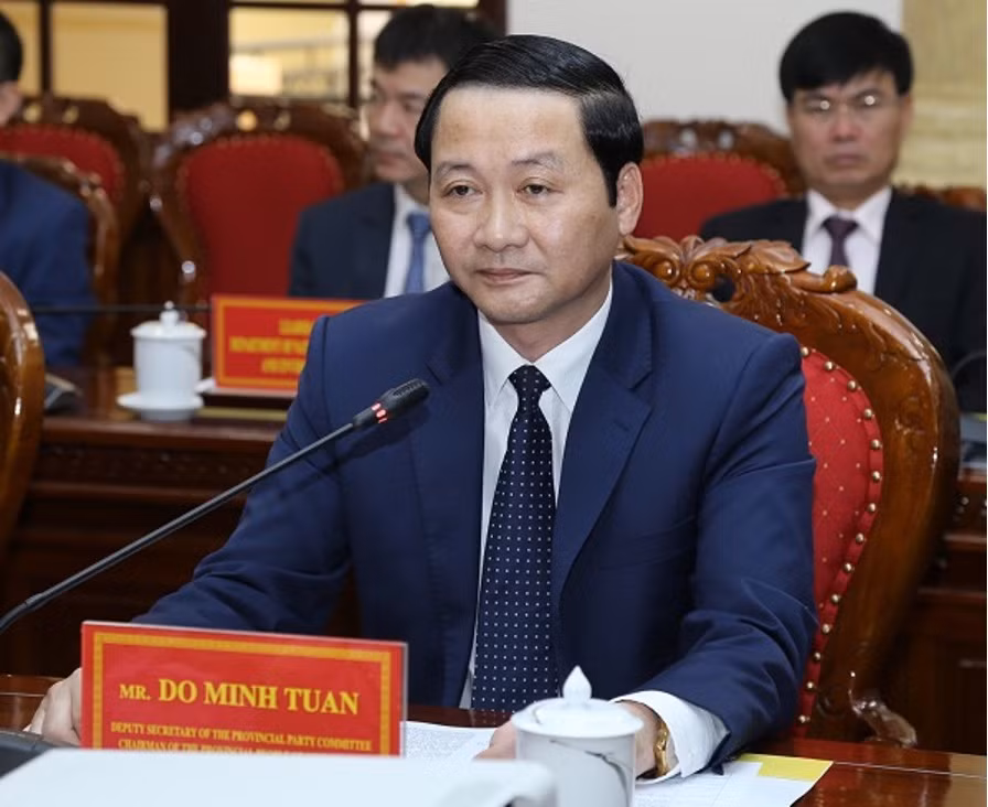 Tháng 8/2013-9/2015: Ủy viên Ban Thường vụ Tỉnh ủy, Trưởng Ban Nội chính Tỉnh ủy Thanh Hóa. Tháng 9/2015 đến nay: Phó Bí thư Tỉnh ủy Thanh Hóa. Tháng 4/2014 đến nay: Đại biểu Hội đồng Nhân dân tỉnh Thanh Hóa.