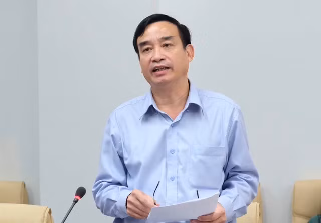 Trước đó, ngày 9/12, tại Kỳ họp thứ 16 HĐND TP Đà Nẵng Khóa IX, nhiệm kỳ 2016-2021, ông Lê Trung Chinh được bầu giữ chức Chủ tịch UBND thành phố.