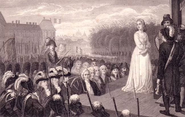 Sáng sớm ngày 16/10/1793, hoàng hậu Marie Antoinette bị kết án phản quốc, bị cắt tóc, diễu qua nhiều con đường ở Paris trên một chiếc xe kéo trước khi bị chém đầu công khai tại Quảng trường Cách mạng.