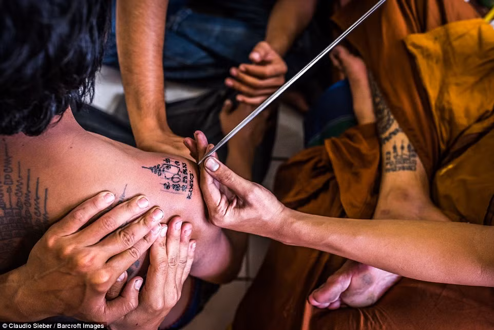 Những hình xăm này có thể ban phước lành, thu hút năng lượng, bảo vệ tính mạng, tài sản và nhiều lợi ích khác cho người mang chúng.