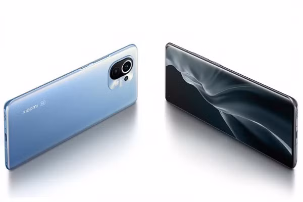 Máy sử dụng chip Snapdragon 888 mạnh mẽ nhất, viên pin 4600mAh, camera chính 108MP + 13MP + 5MP và camera selfie 20MP.