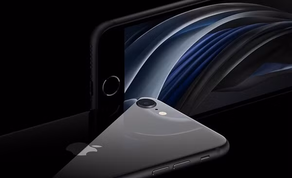 Đồng thời, công ty cũng đang có kế hoạch nâng cấp iPhone SE với vi xử lý mạnh mẽ hơn, bổ sung kết nối mạng 5G vào năm 2022.