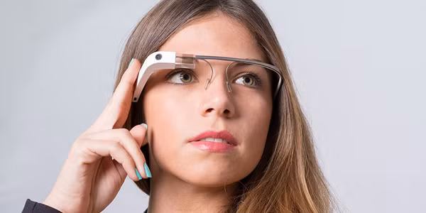 Dự án này đang được phát triển bởi Facebook Reality Labs - công ty con của Facebook có tên trước đây là Oculus Research. Năm 2014, Facebook đã mua lại công ty công nghệ thực tế ảo Oculus bằng thuận trị giá 2,3 tỷ USD.
