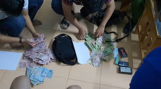 Quá trình khám xét, cơ quan công an thu giữ 160,5 triệu đồng.