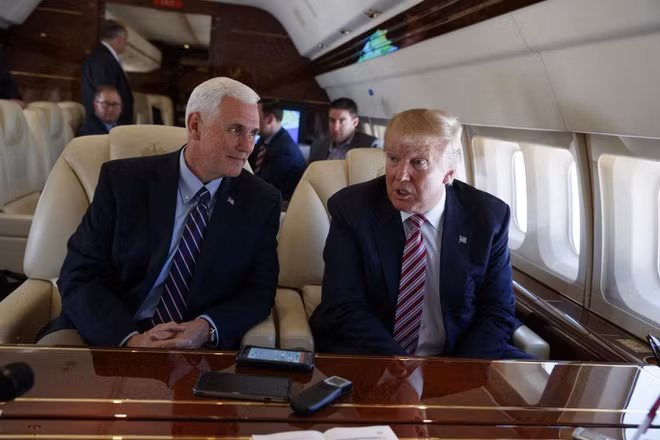 Dưới sự giúp đỡ và ủng hộ của ông Pence, tỷ phú Donald Trump đắc cử và trở thành Tổng thống thứ 45 của Mỹ. Với thắng lợi của ông Trump, ông Pence giữ chức Phó Tổng thống Mỹ.