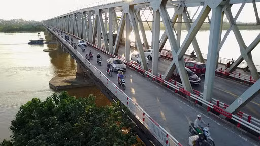 Trong quá trình thi công cầu Chương Dương, đội ngũ kỹ sư Việt Nam áp dụng nhiều sáng kiến cải tiến, giải pháp kỹ thuật mới và tái sử dụng nhiều nguyên vật liệu trong quá trình xây dựng cầu Thăng Long.
